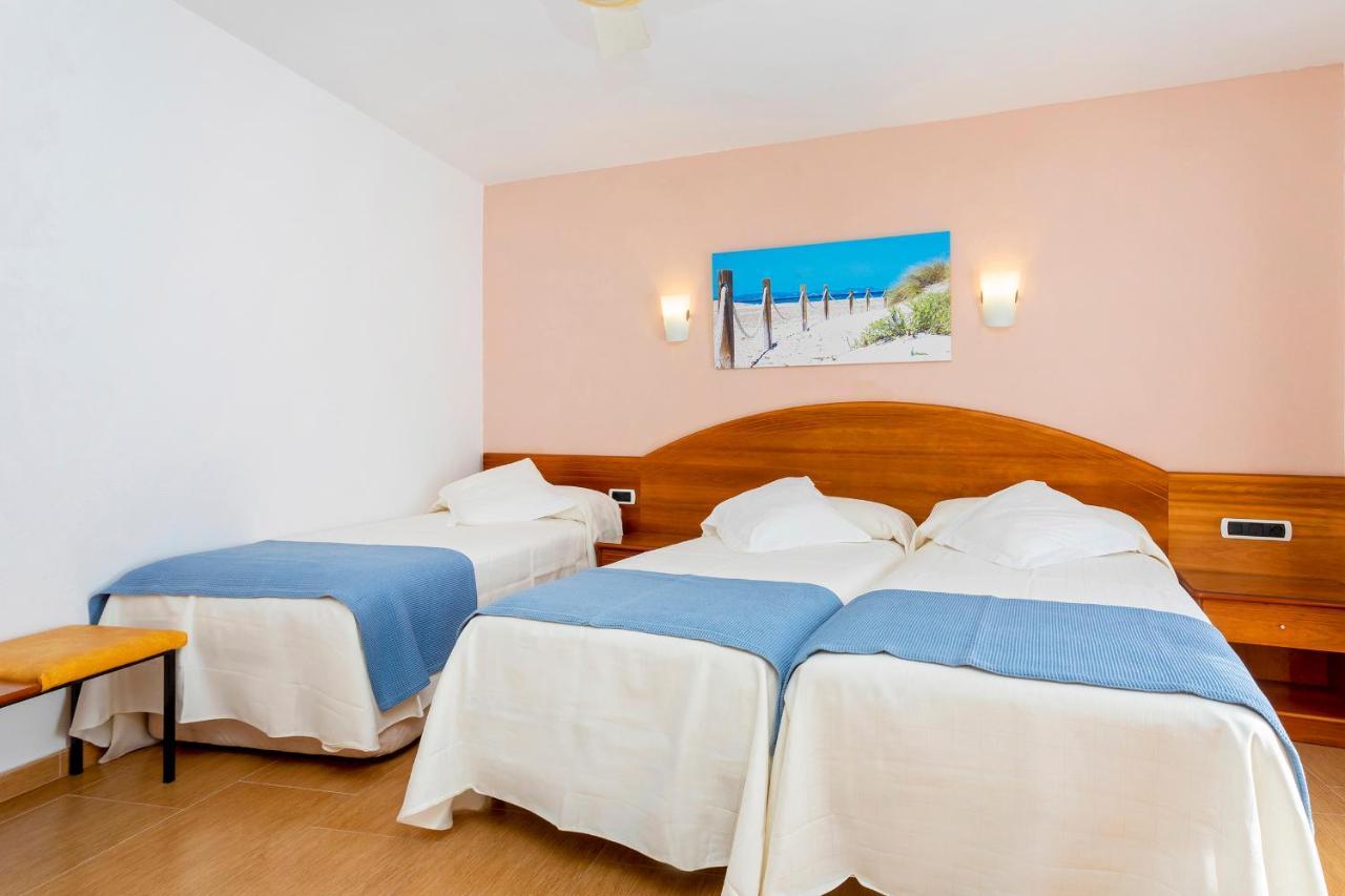 Hostal Manolita Sant Antoni de Portmany Dış mekan fotoğraf