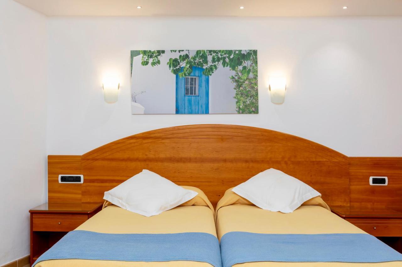 Hostal Manolita Sant Antoni de Portmany Dış mekan fotoğraf