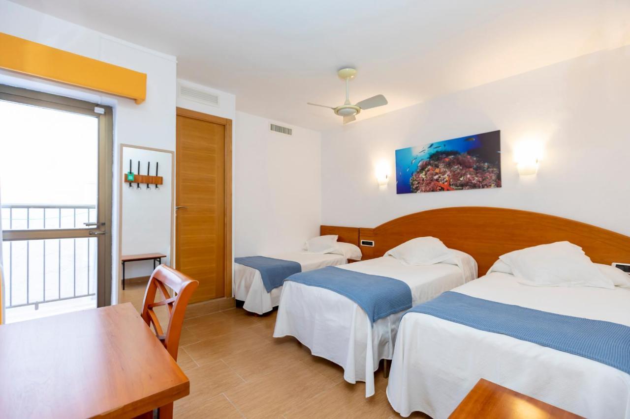 Hostal Manolita Sant Antoni de Portmany Dış mekan fotoğraf
