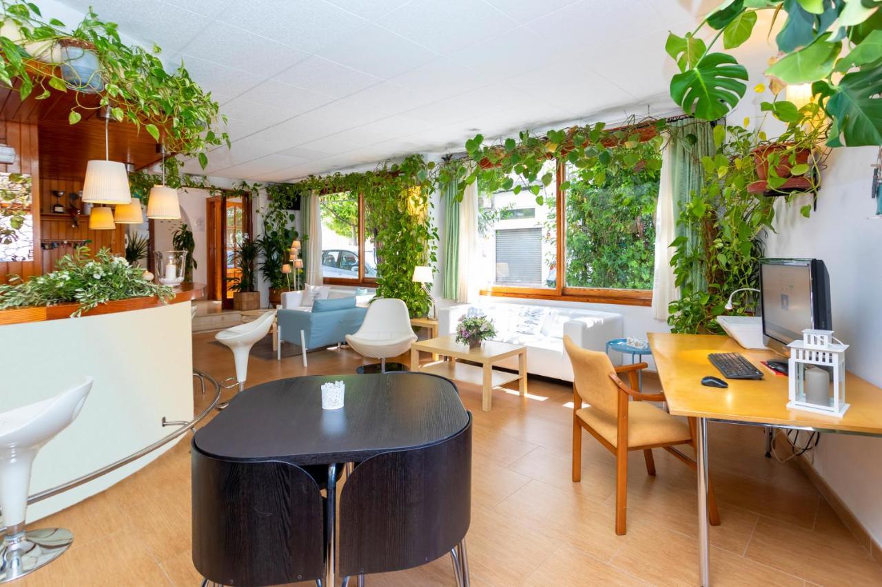 Hostal Manolita Sant Antoni de Portmany Dış mekan fotoğraf