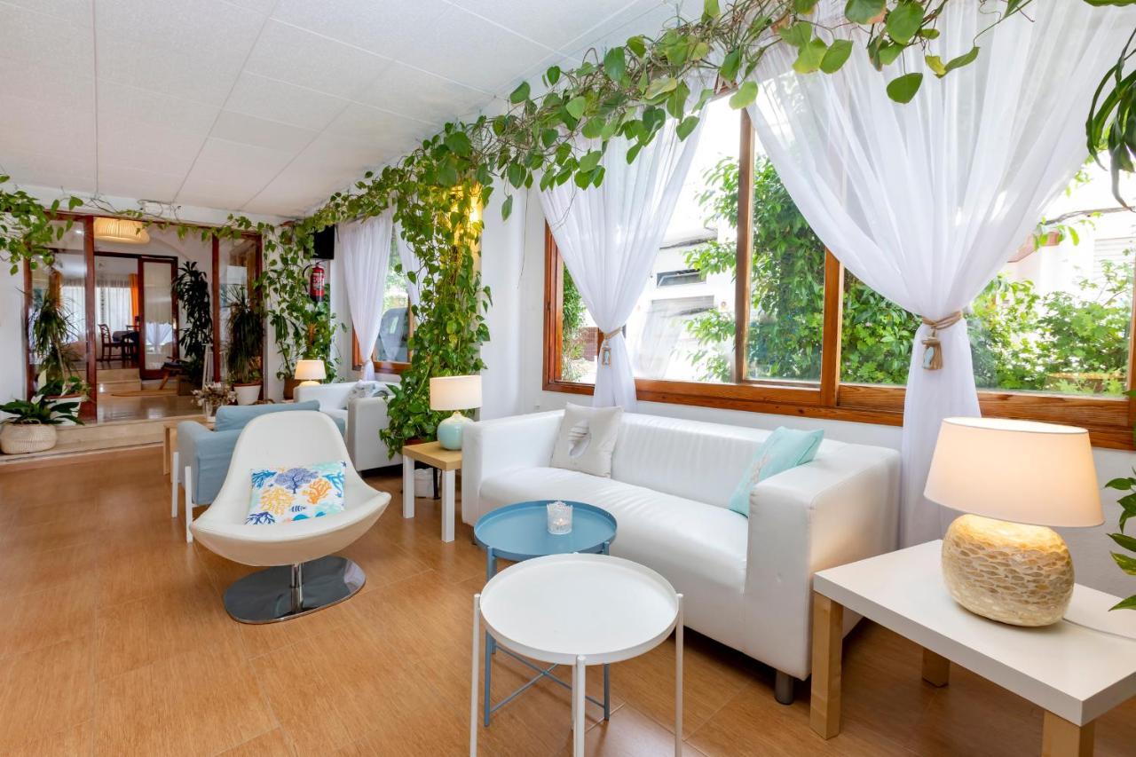 Hostal Manolita Sant Antoni de Portmany Dış mekan fotoğraf