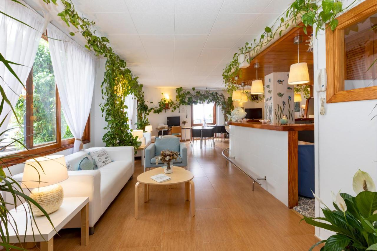 Hostal Manolita Sant Antoni de Portmany Dış mekan fotoğraf