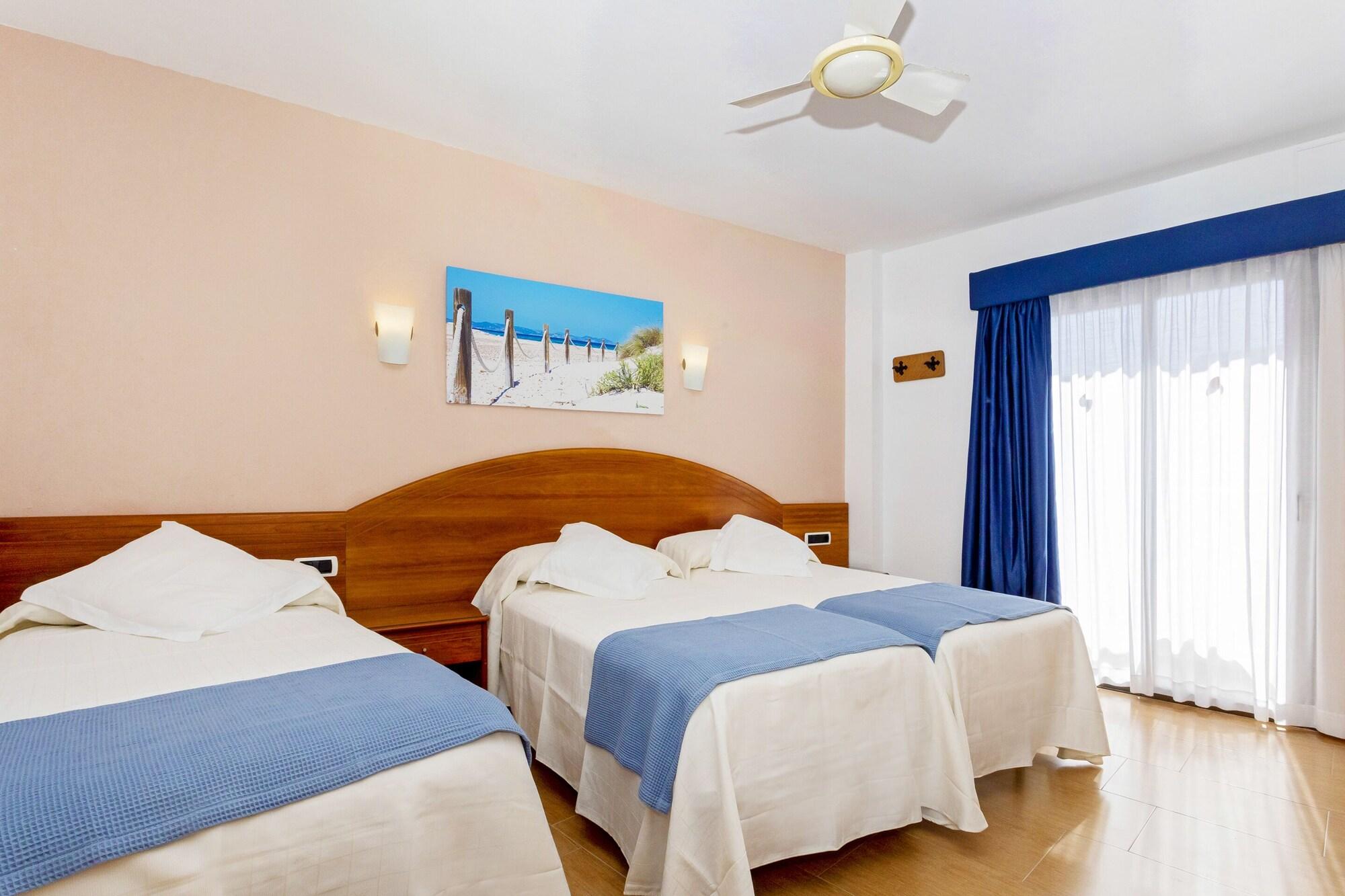 Hostal Manolita Sant Antoni de Portmany Dış mekan fotoğraf