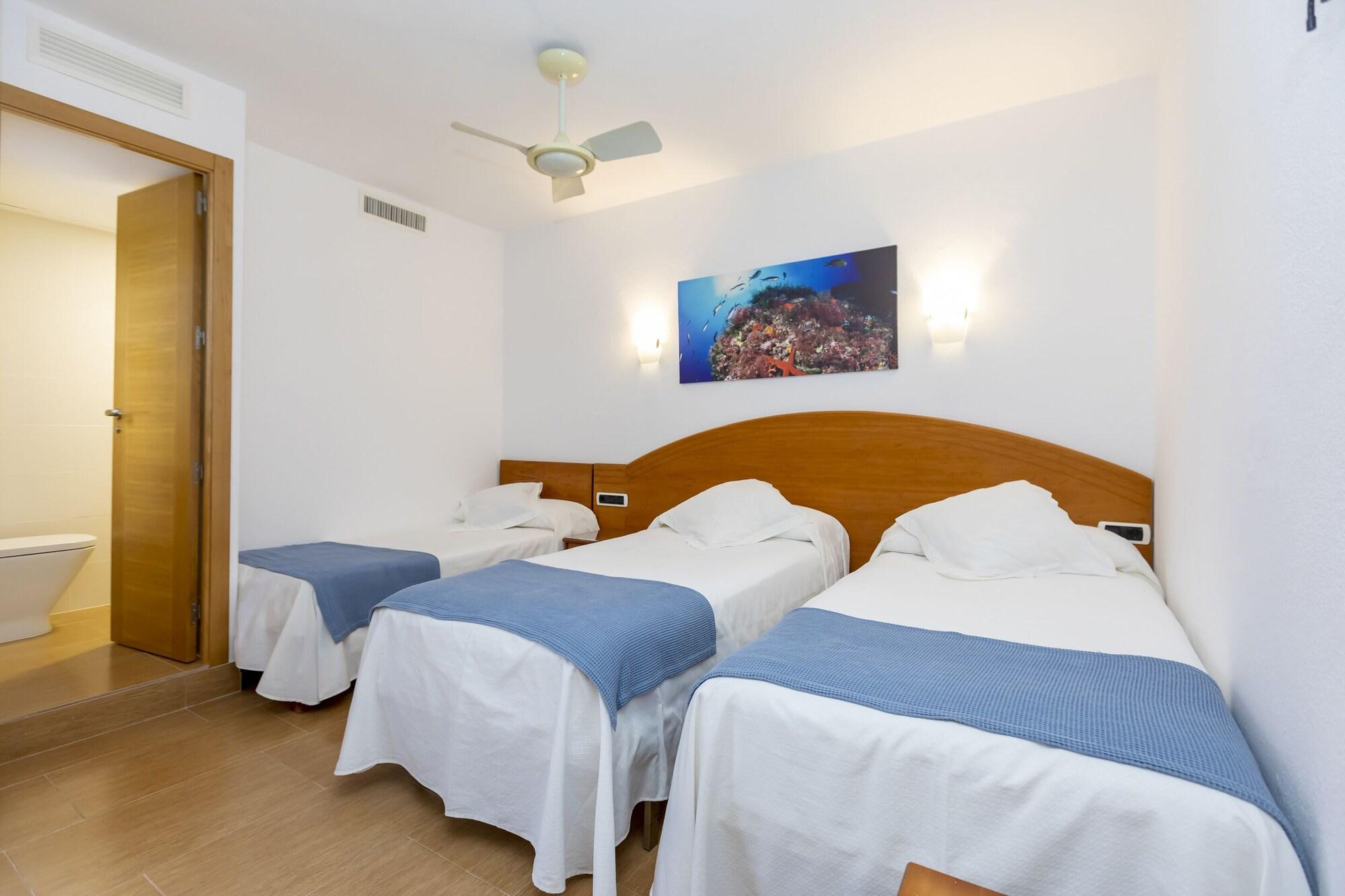 Hostal Manolita Sant Antoni de Portmany Dış mekan fotoğraf