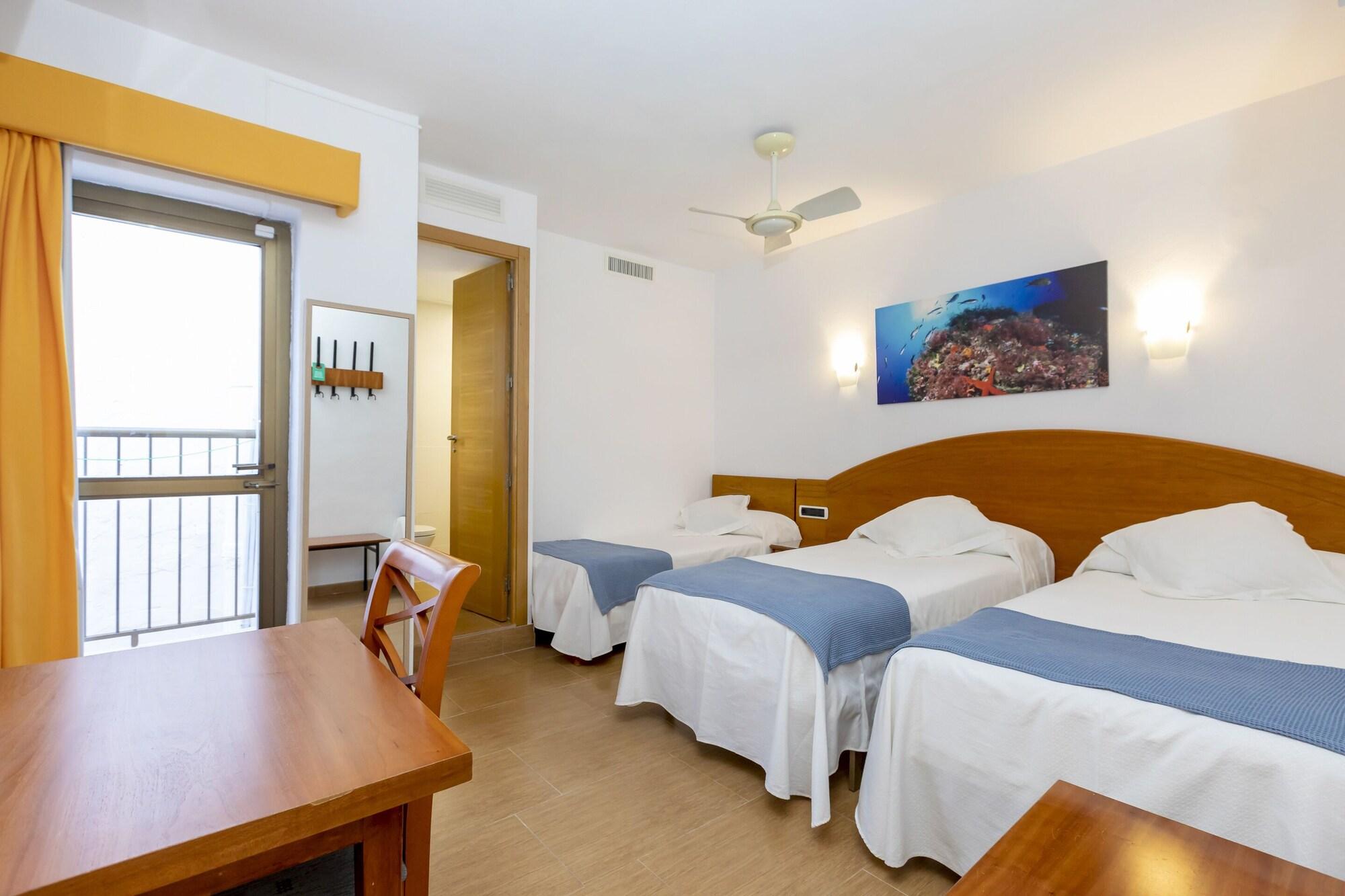 Hostal Manolita Sant Antoni de Portmany Dış mekan fotoğraf