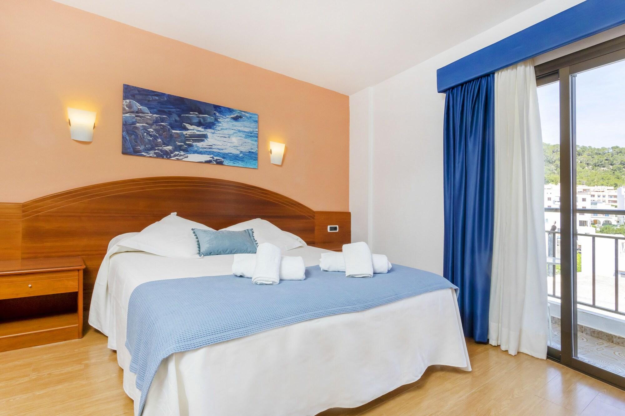Hostal Manolita Sant Antoni de Portmany Dış mekan fotoğraf