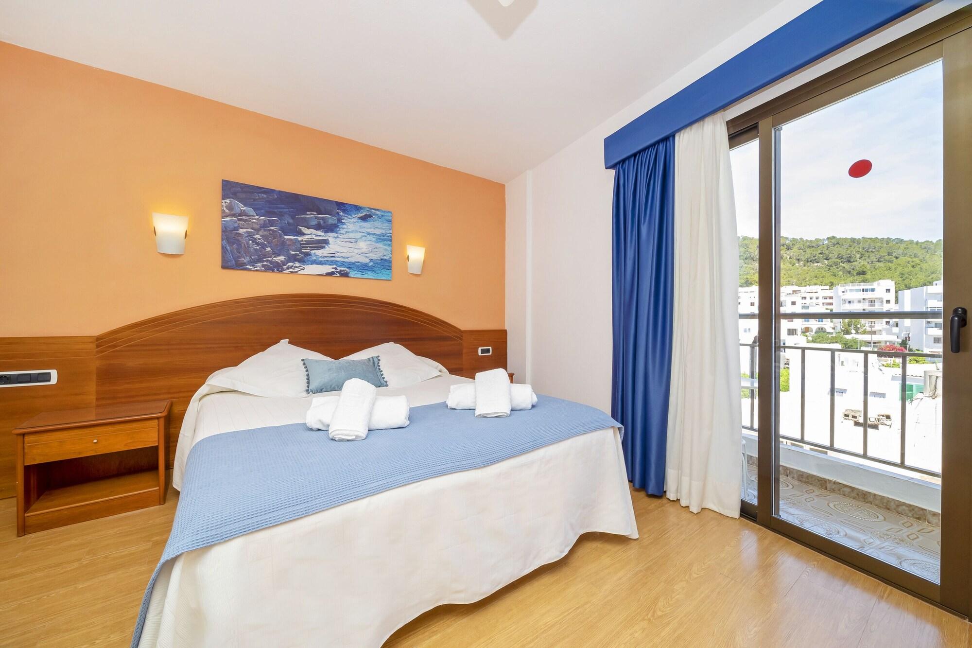 Hostal Manolita Sant Antoni de Portmany Dış mekan fotoğraf