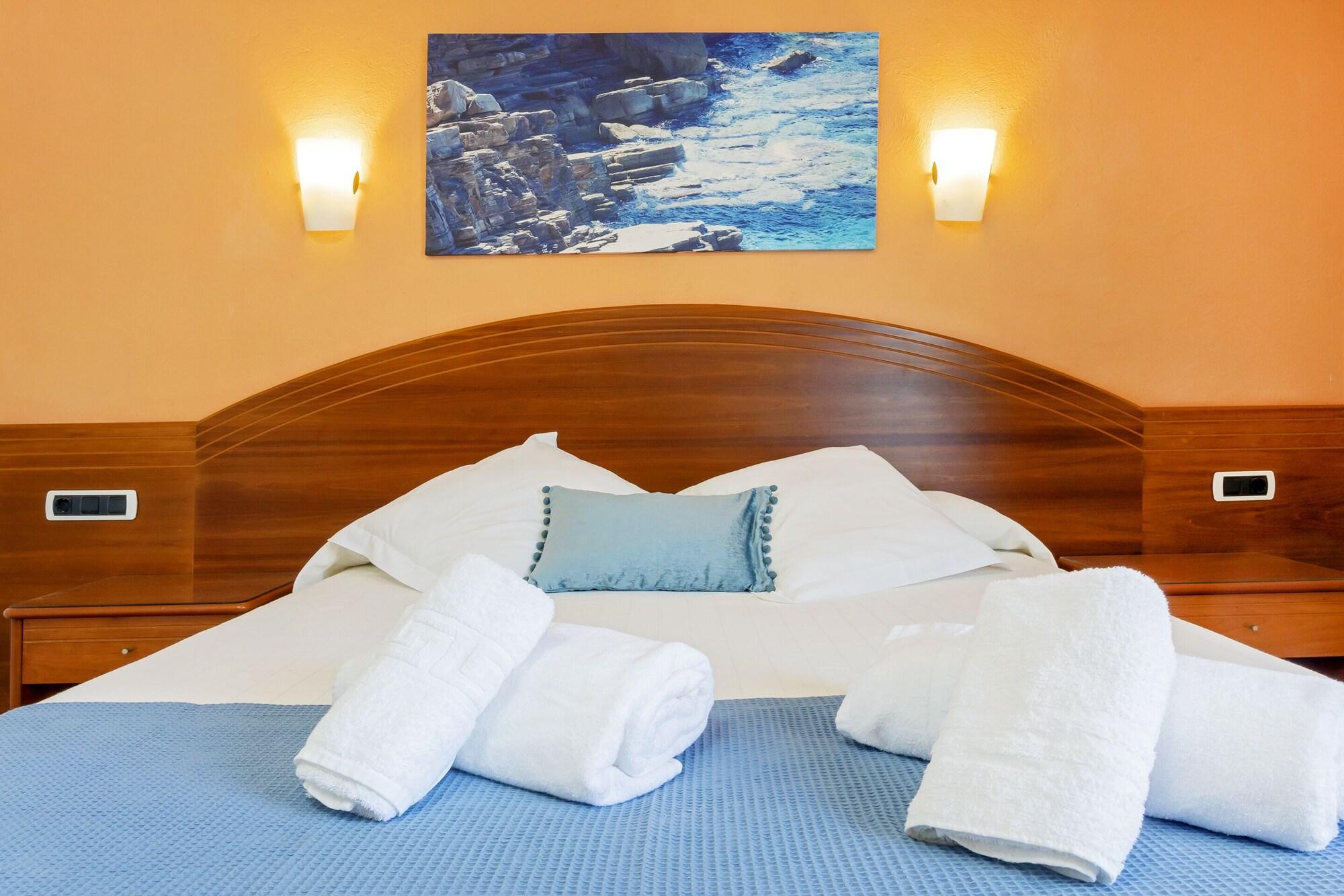 Hostal Manolita Sant Antoni de Portmany Dış mekan fotoğraf