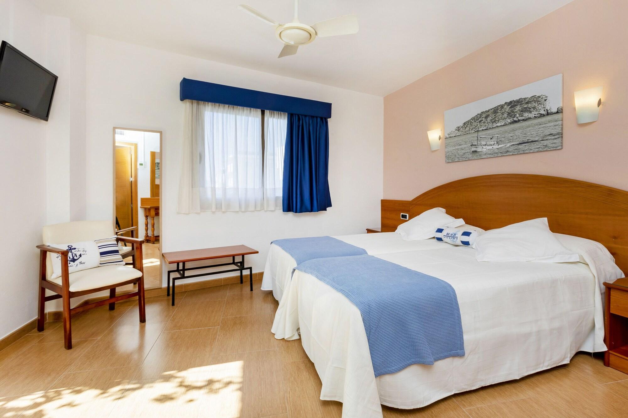 Hostal Manolita Sant Antoni de Portmany Dış mekan fotoğraf
