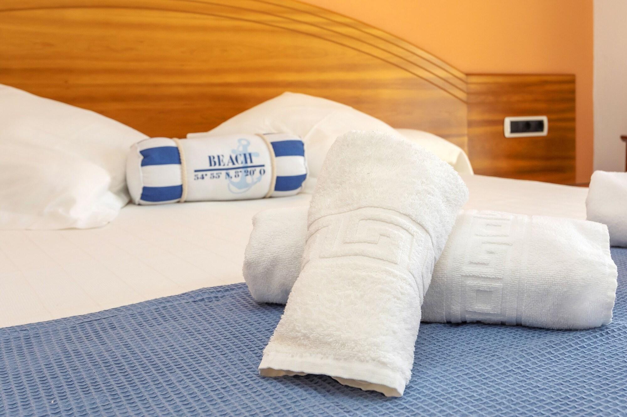 Hostal Manolita Sant Antoni de Portmany Dış mekan fotoğraf