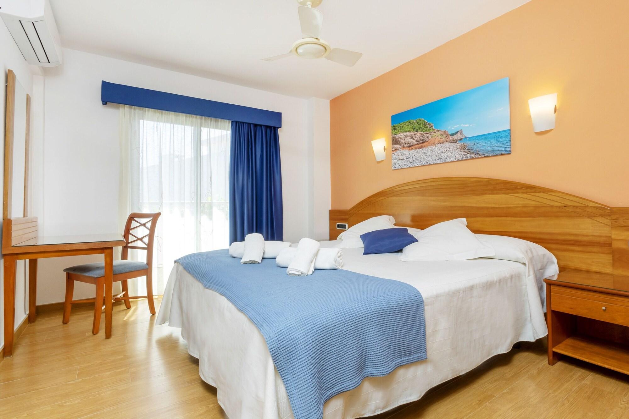 Hostal Manolita Sant Antoni de Portmany Dış mekan fotoğraf