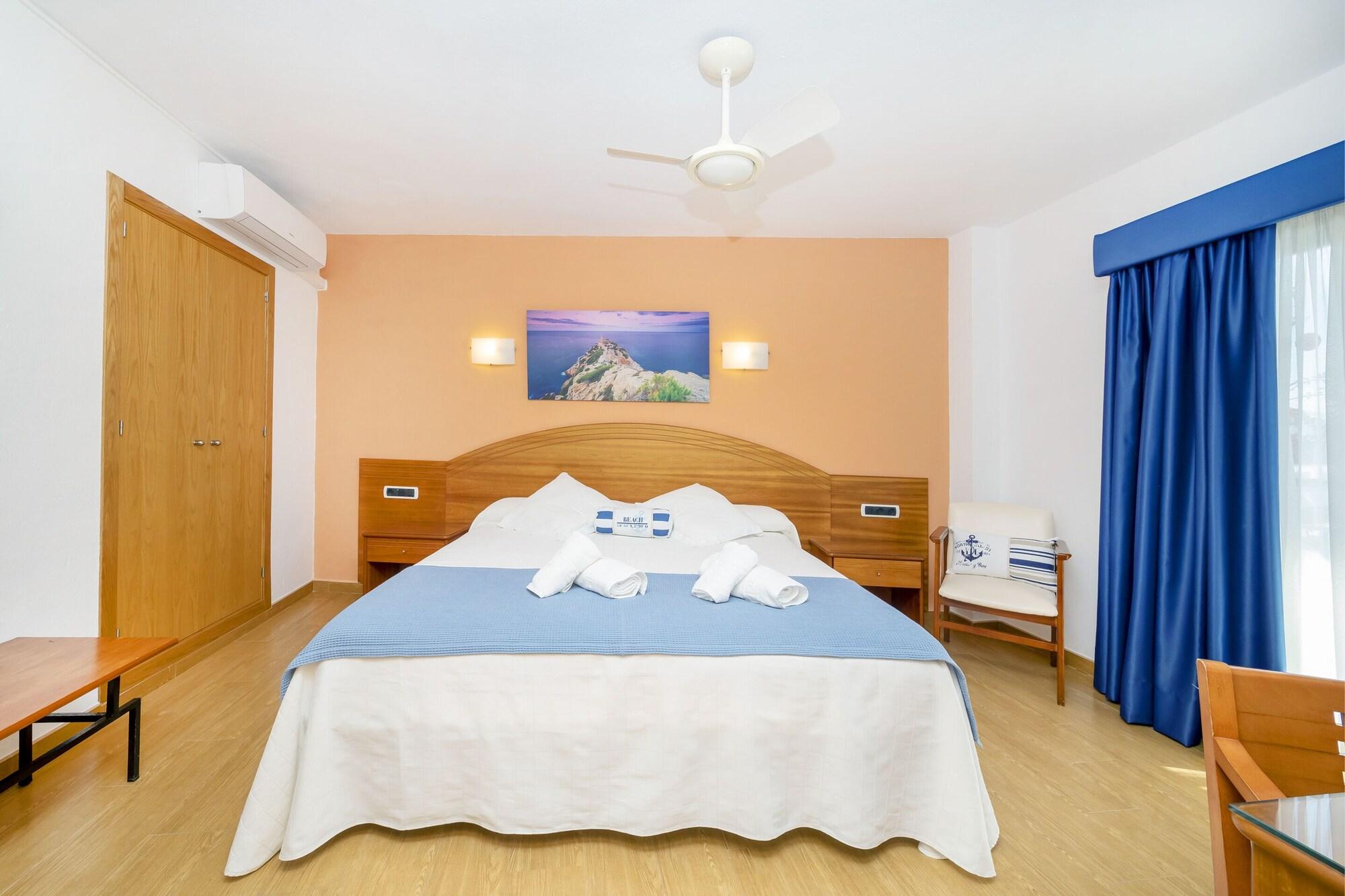 Hostal Manolita Sant Antoni de Portmany Dış mekan fotoğraf
