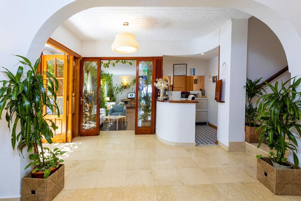 Hostal Manolita Sant Antoni de Portmany Dış mekan fotoğraf