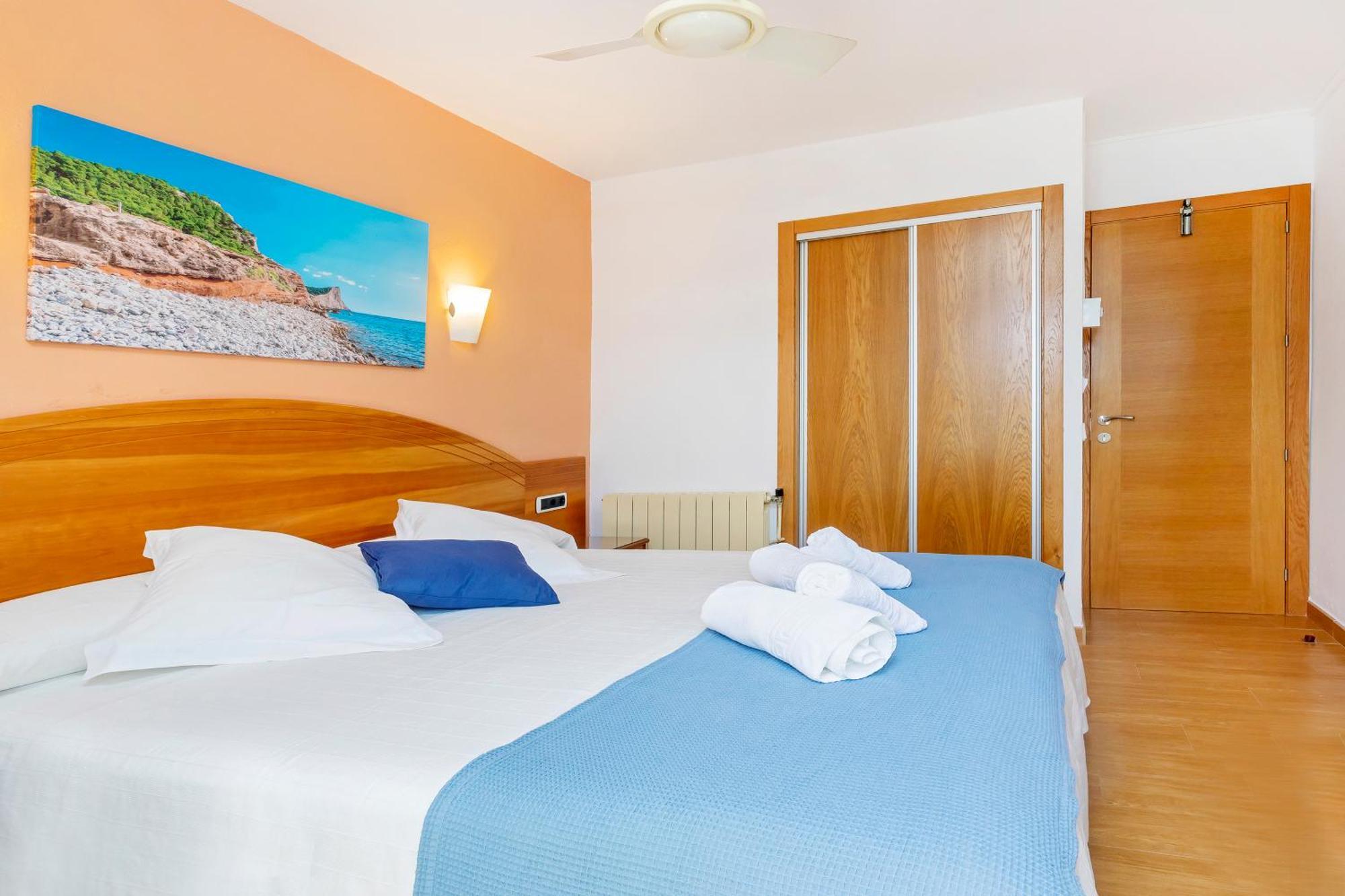 Hostal Manolita Sant Antoni de Portmany Dış mekan fotoğraf