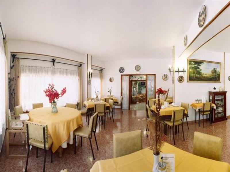 Hostal Manolita Sant Antoni de Portmany Dış mekan fotoğraf