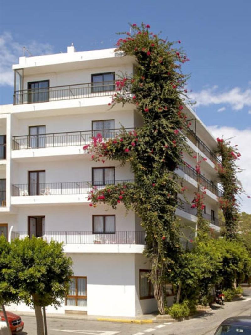 Hostal Manolita Sant Antoni de Portmany Dış mekan fotoğraf